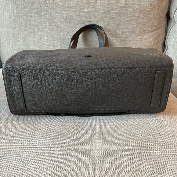 Tumi Tote NWOT - Picture 7 of 16